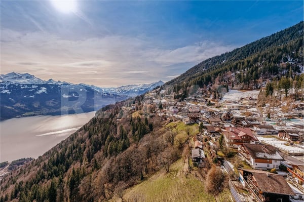 Logenplatz über dem Thunersee - exklusive Dachmaisonette mit Privatsphäre (auch Zweitwohnsitz) 2