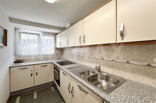 Über den Dächern zuhause - geräumige 2½-Zimmer-Wohnung mit Balkon und Bergsicht 9