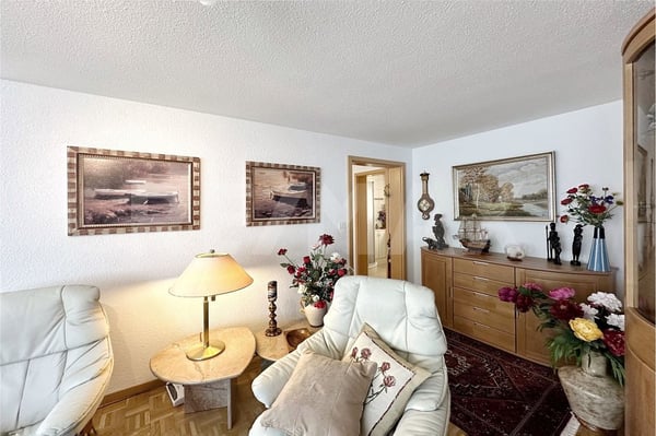 Über den Dächern zuhause - geräumige 2½-Zimmer-Wohnung mit Balkon und Bergsicht 6