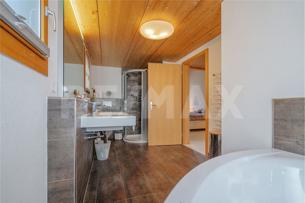 Weitblick. Privatsphäre. Exklusivität. Dachmaisonette über dem Thunersee (auch als Zweitwohnsitz) 9