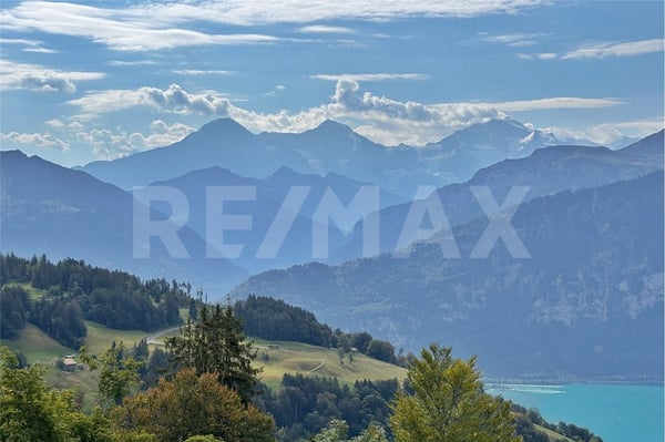 Weitblick. Privatsphäre. Exklusivität. Dachmaisonette über dem Thunersee (auch als Zweitwohnsitz)