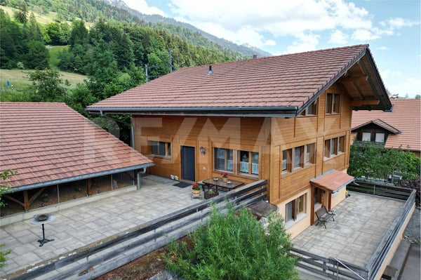 Viel Haus fürs Geld - 7½ Zimmer mit Nebengebäude, nur 17 km von Spiez 3