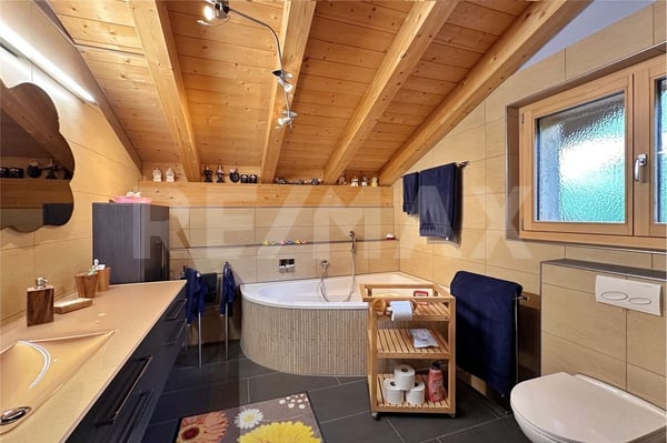 Viel Haus fürs Geld - 7½ Zimmer mit Nebengebäude, nur 17 km von Spiez 9