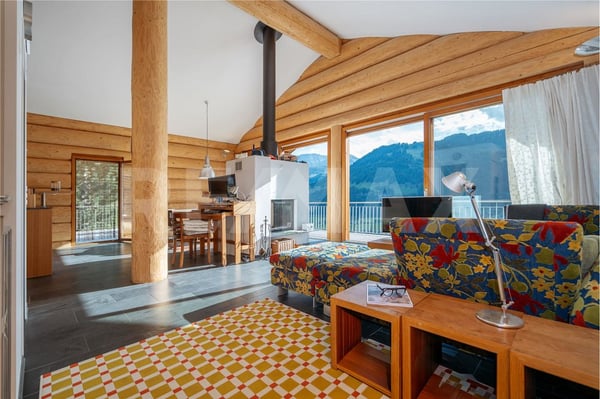 Alpencharme aus Rundholz - Wohnen mit Weitblick an der Lenk 5