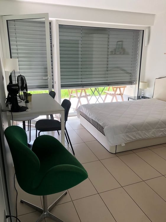 Studio meublé avec terrasse 5