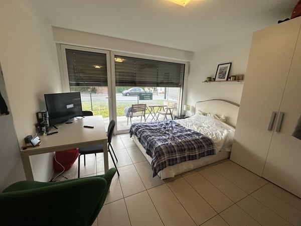 Studio meublé avec terrasse 1