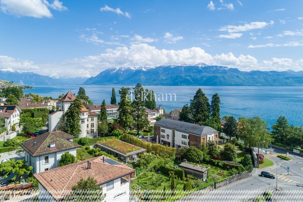 LUTRY: Splendide 1.5 avec terrasse et vue lac! 9