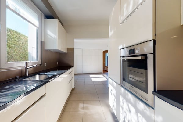 Cadre privilégié : maison individuelle avec belle parcelle arborée 9