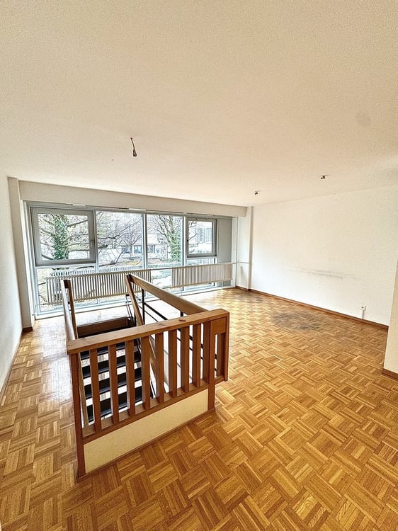 Belle surface commerciale en duplex à louer ! 3