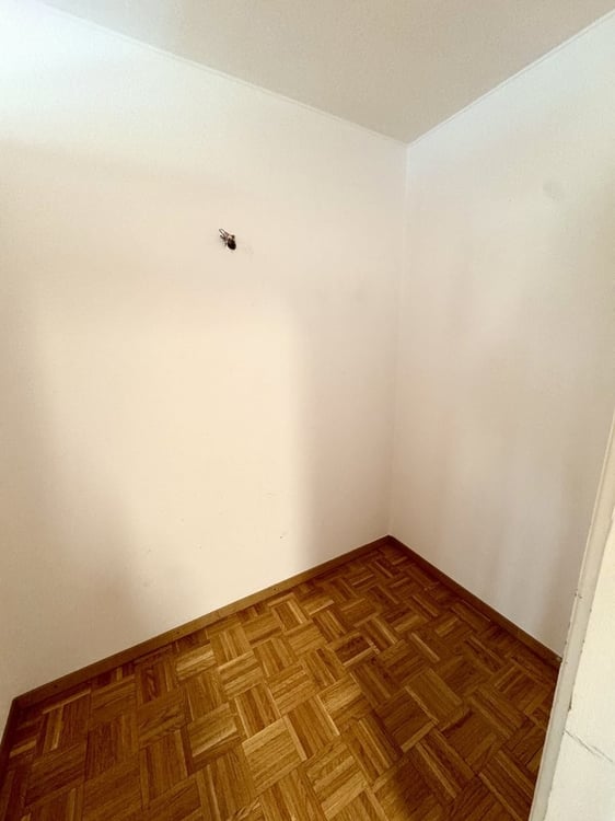 Belle surface commerciale en duplex à louer ! 5