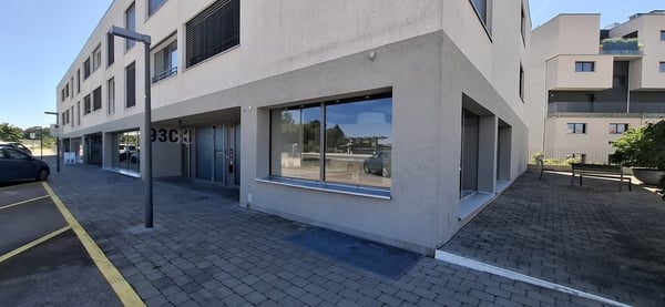 Spacieuse surface commerciale de plain pied de 127m2 3