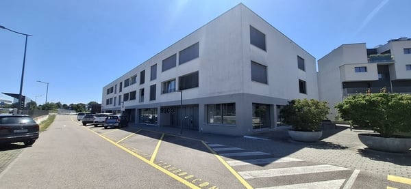 Spacieuse surface commerciale de plain pied de 127m2 2