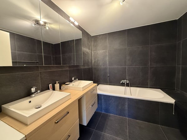 Charmant appartement contemporain de 3.5 pièces avec vue! 4