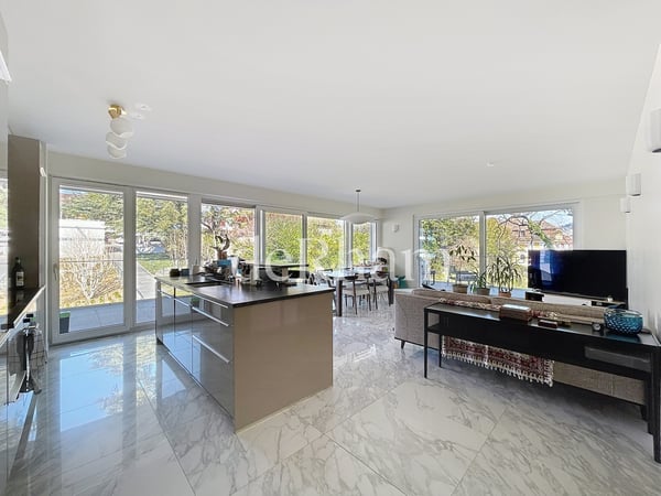 Idéalement situé, splendide 3.5 pièces d'env. 101m2 3