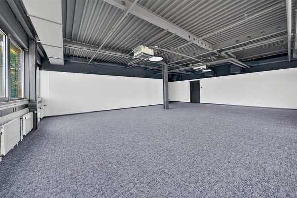 Bureaux rénovés de 100m2 à louer à Saint-Sulpice 3