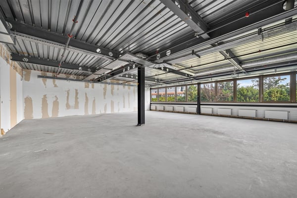 Bureaux rénovés de 271m2 à louer à Saint-Sulpice 4