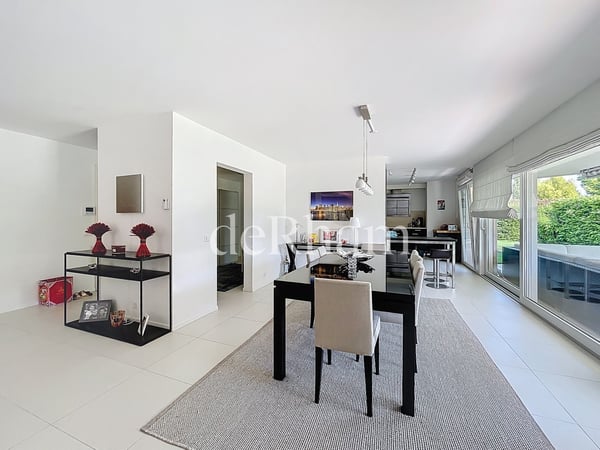 Spacieux appartement de 5.5 pièces avec terrasse et jardin privatif 9