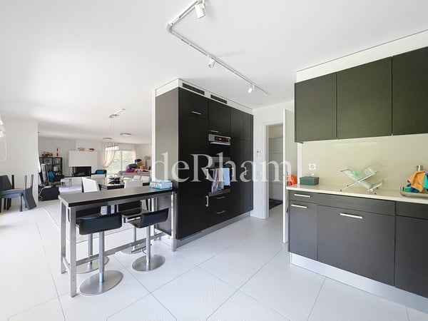 Spacieux appartement de 5.5 pièces avec terrasse et jardin privatif 7