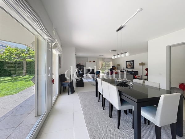 Spacieux appartement de 5.5 pièces avec terrasse et jardin privatif 8