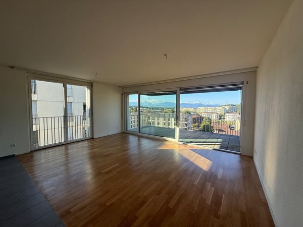 Bel appartement de 3.5 pièces avec balcon et vue 2