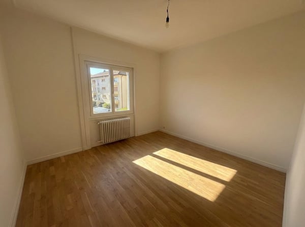 Bel appartement en cours de rénovation à deux pas du parc de Valency 3