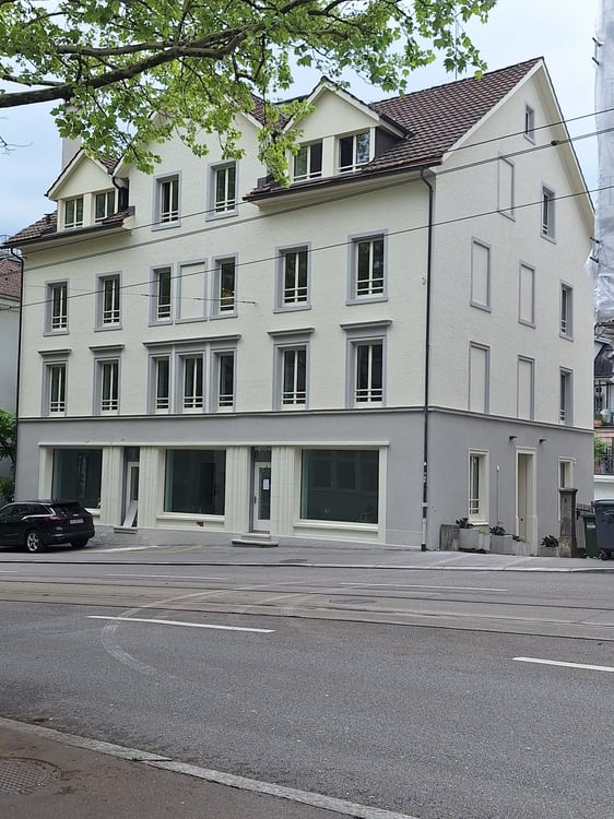 Erstvermietung: Neu renoviertes Büro an zentraler Lage in Zürich 6