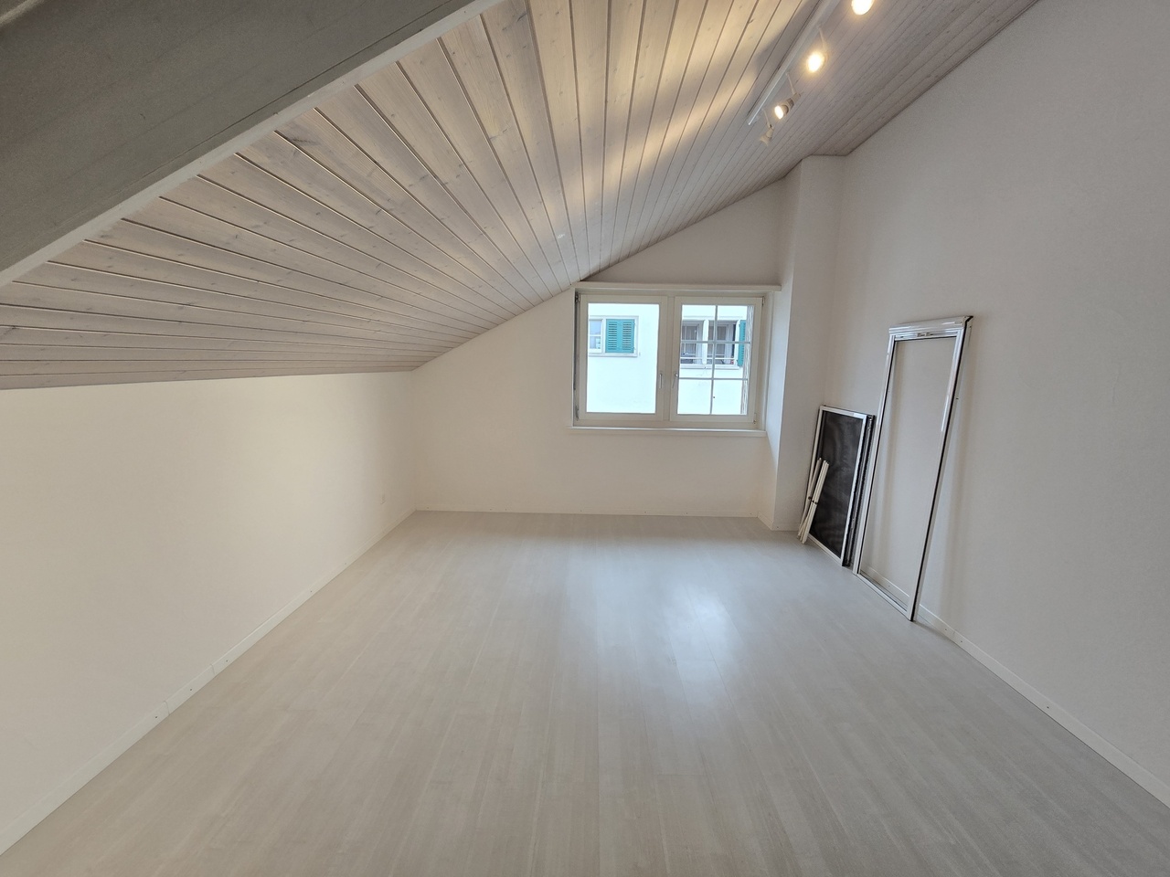 Immobilie in Nürensdorf - Charmante Dachwohnung (3.5 Zimmer) mit lichtdurchfluteter Loggia - Bild 7