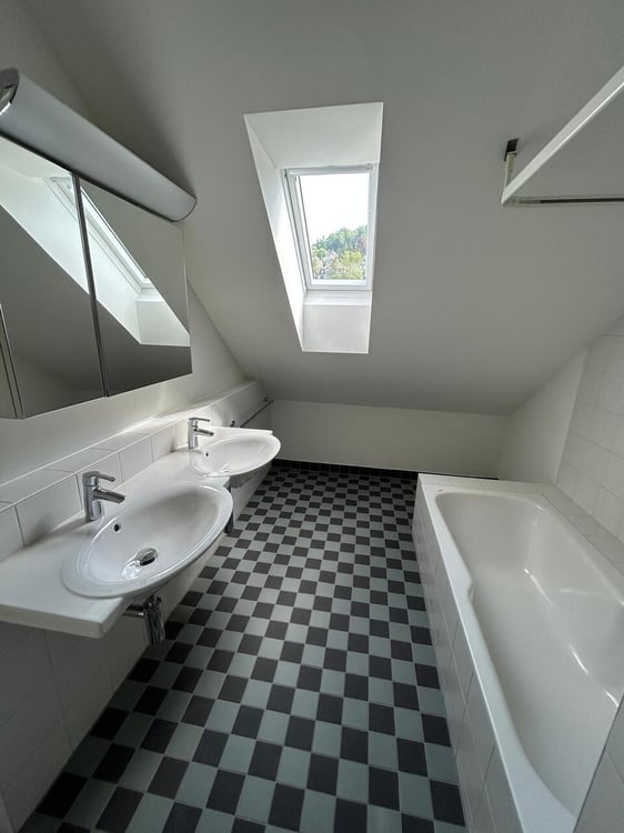 *Urbane Eleganz* 3.5-Zimmer-Wohnung im DG mit Terrasse 12 m2 4