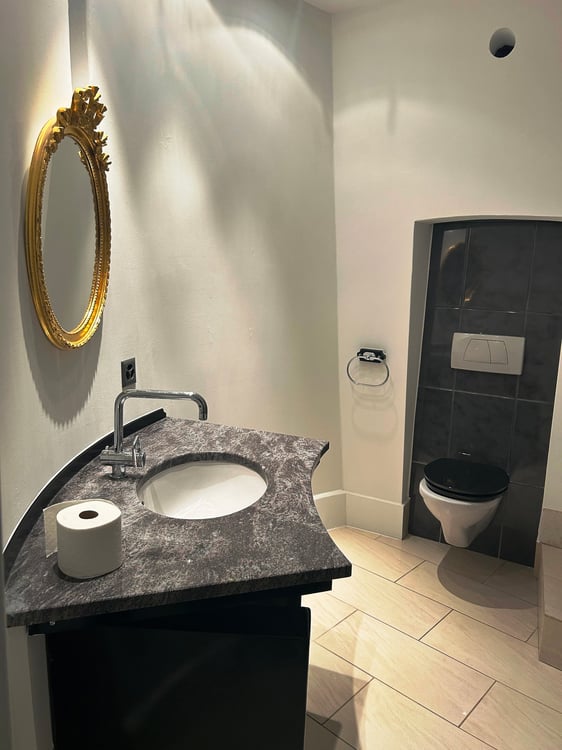 Charmantes Büro / Wohnatelier / Loft / Atelier im Herzen der Berner Altstadt 4