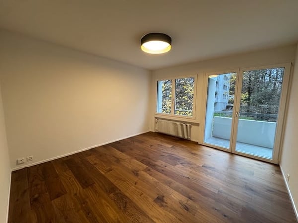 Moderne 1.5-Zimmer-Wohnung mit 3 Balkonen und zwei Einstellhallenplätzen 13