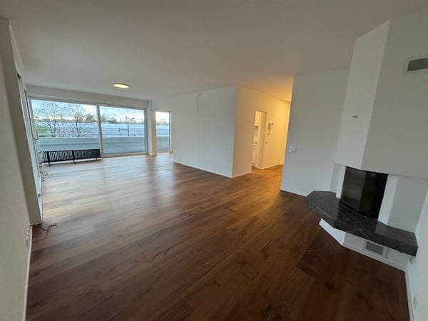 Moderne 1.5-Zimmer-Wohnung mit 3 Balkonen und zwei Einstellhallenplätzen 7