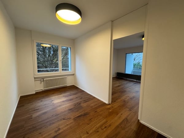 Moderne 1.5-Zimmer-Wohnung mit 3 Balkonen und zwei Einstellhallenplätzen 10