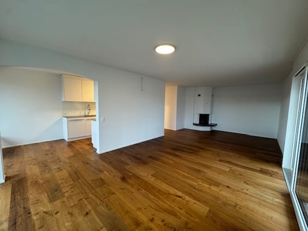 Moderne 1.5-Zimmer-Wohnung mit 3 Balkonen und zwei Einstellhallenplätzen 6