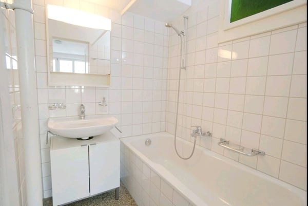 Helle 3-Zimmer-Wohnung mit Balkon in Bern 5