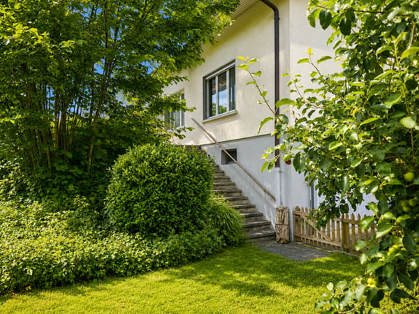 Freistehendes Einfamilienhaus mit viel Potenzial an zentraler, ruhiger Lage in Jegenstorf 28