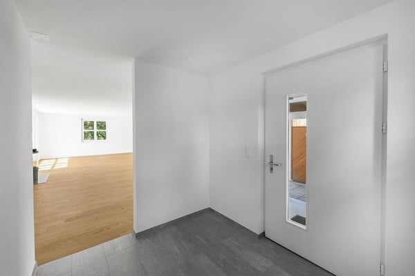 Freistehendes 5.5-Zimmer-Einfamilienhaus mit 901m² Grundstück und Ausbaupotential 14