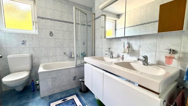 4.5-Zimmer-Wohnung mit Balkon und Garage in Köniz 4