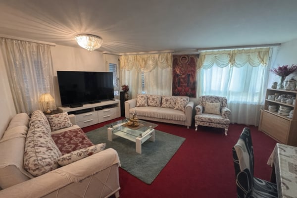 Charmante 3.5-Zimmer-Wohnung mit Balkon im Holenacker-Quartier 4