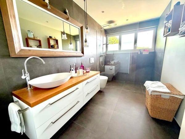 Charmante 2.5-Zimmer-Terrassenwohnung mit traumhaftem Seeblick 5
