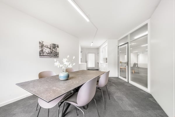 320 m2 grosse Gewerbe-/Bürofläche in Urdorf zu vermieten 3