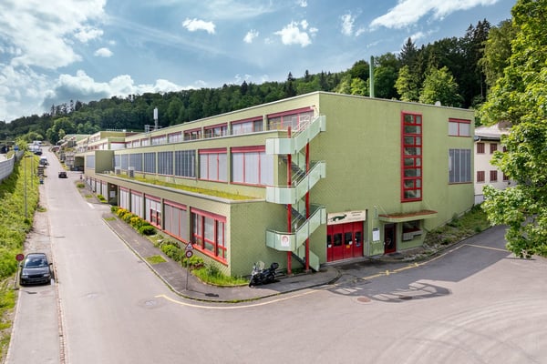 Attraktive Büro-/Gewerberäumlichkeiten an zentraler Lage in Urdorf 1