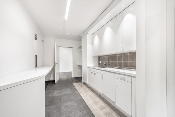 Attraktive Büro-/Gewerberäumlichkeiten an zentraler Lage in Urdorf 3