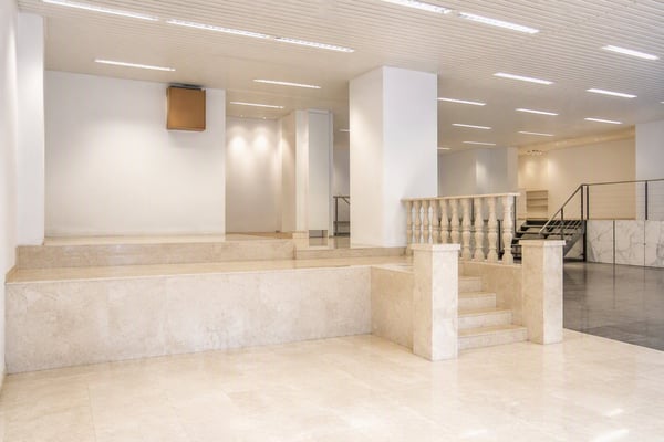 253 m² Gewerbefläche mit hoher Sichtbarkeit in Zürich-Oerlikon 4
