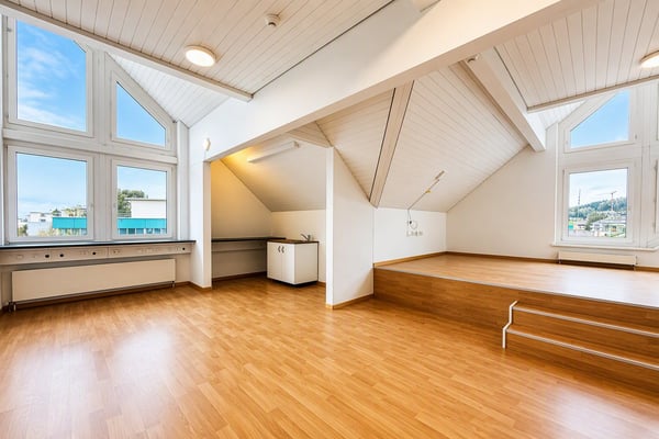 Helle Bürofläche an zentraler Lage in Berikon 2