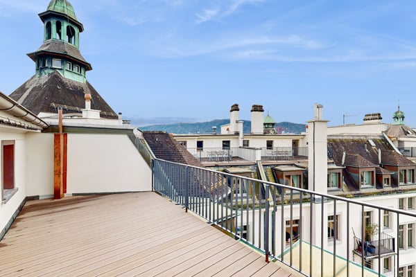 Exklusive Attikawohnung mit grosszügiger Dachterrasse im Herzen von Zürich 11
