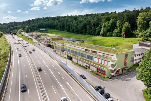 Ihre Büro-/Gewerberäumlichkeiten mit grosszügigem Grundriss! 8