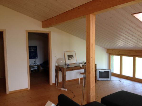 Charmant duplex de 3.5 pièces à Muriaux – Vue dégagée et cadre paisible 2