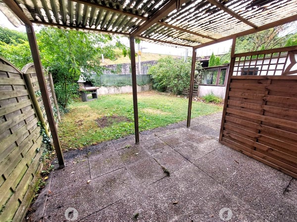 Charmantes 1-Zimmer-Reihenhaus mit Garage und Garten 1
