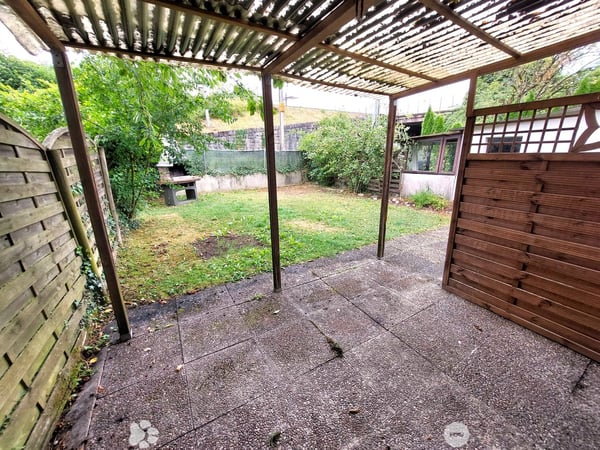 Charmantes 5-Zimmer-Reihenhaus mit Garage und Garten 1