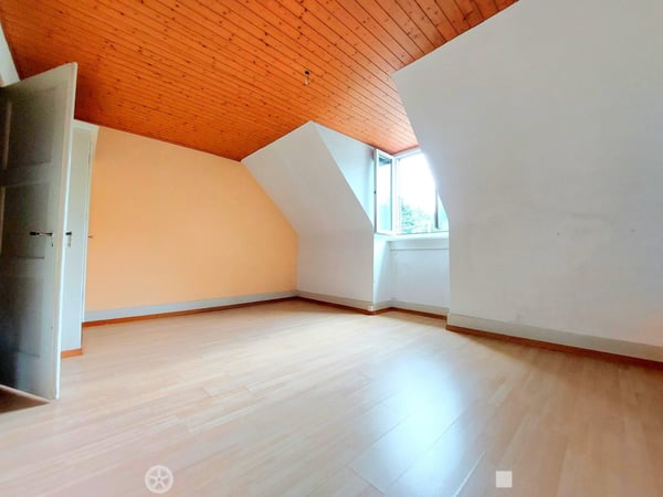 Charmantes 6-Zimmer-Reihenhaus mit Garage und Garten 6